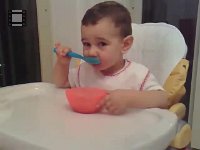 v 2009 09 13 mangio da solo