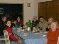 0010  Si cena a casa degli zii.