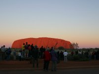 0052  Tutti ad osservare Uluru al tramonto!